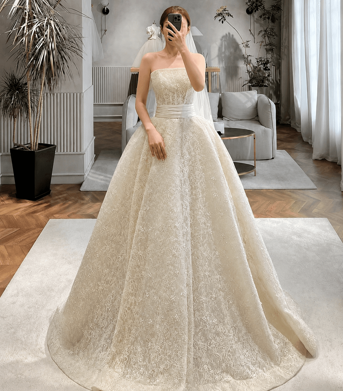 BU CONTURE gown